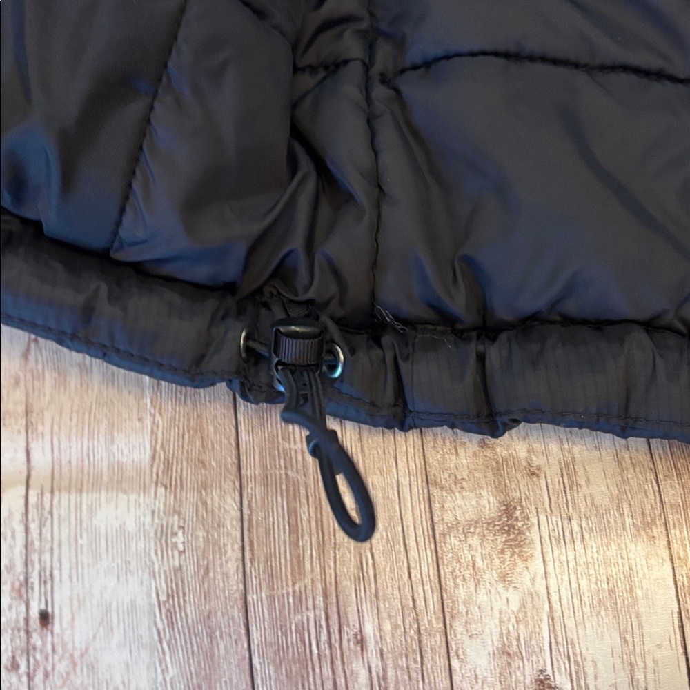 The North Face Black Quilted Jacket - Picture 7 of 13
